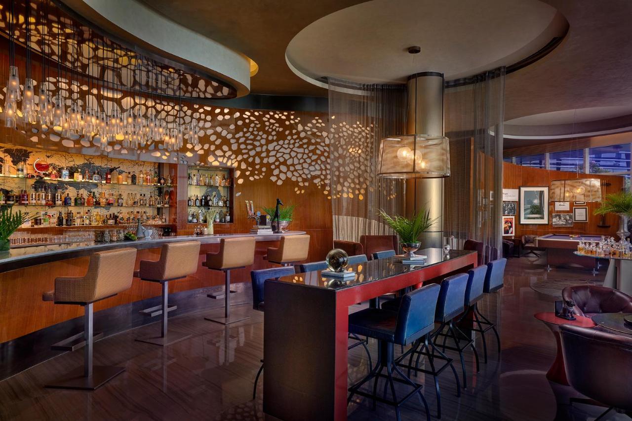 โรสวูดโฮเต็ลอบูดาบี Hotel อาบูดาบี ภายนอก รูปภาพ The bar at the Wynn
