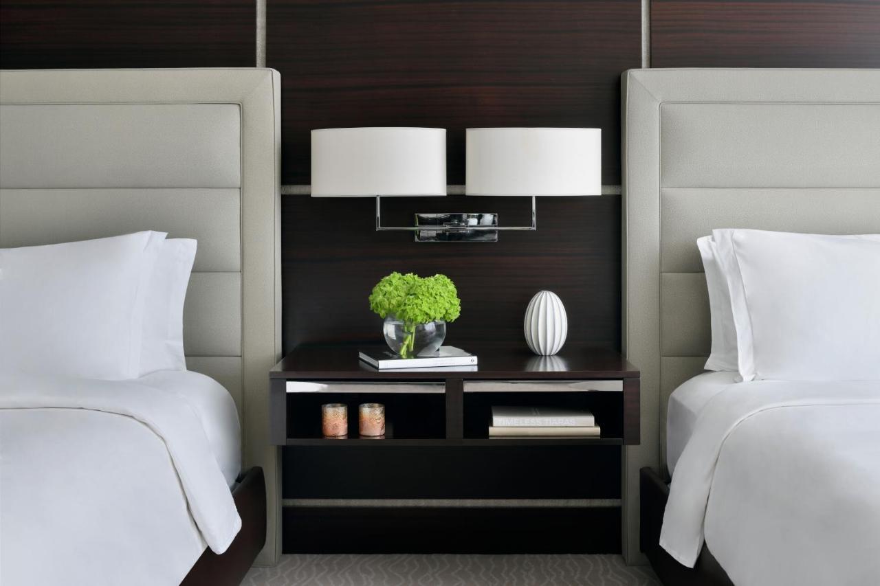 โรสวูดโฮเต็ลอบูดาบี Hotel อาบูดาบี ภายนอก รูปภาพ A guest room at the Conrad Washington