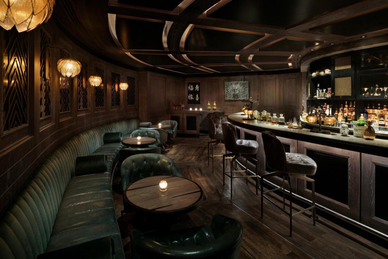 โรสวูดโฮเต็ลอบูดาบี Hotel อาบูดาบี ภายนอก รูปภาพ The bar at the London Edition