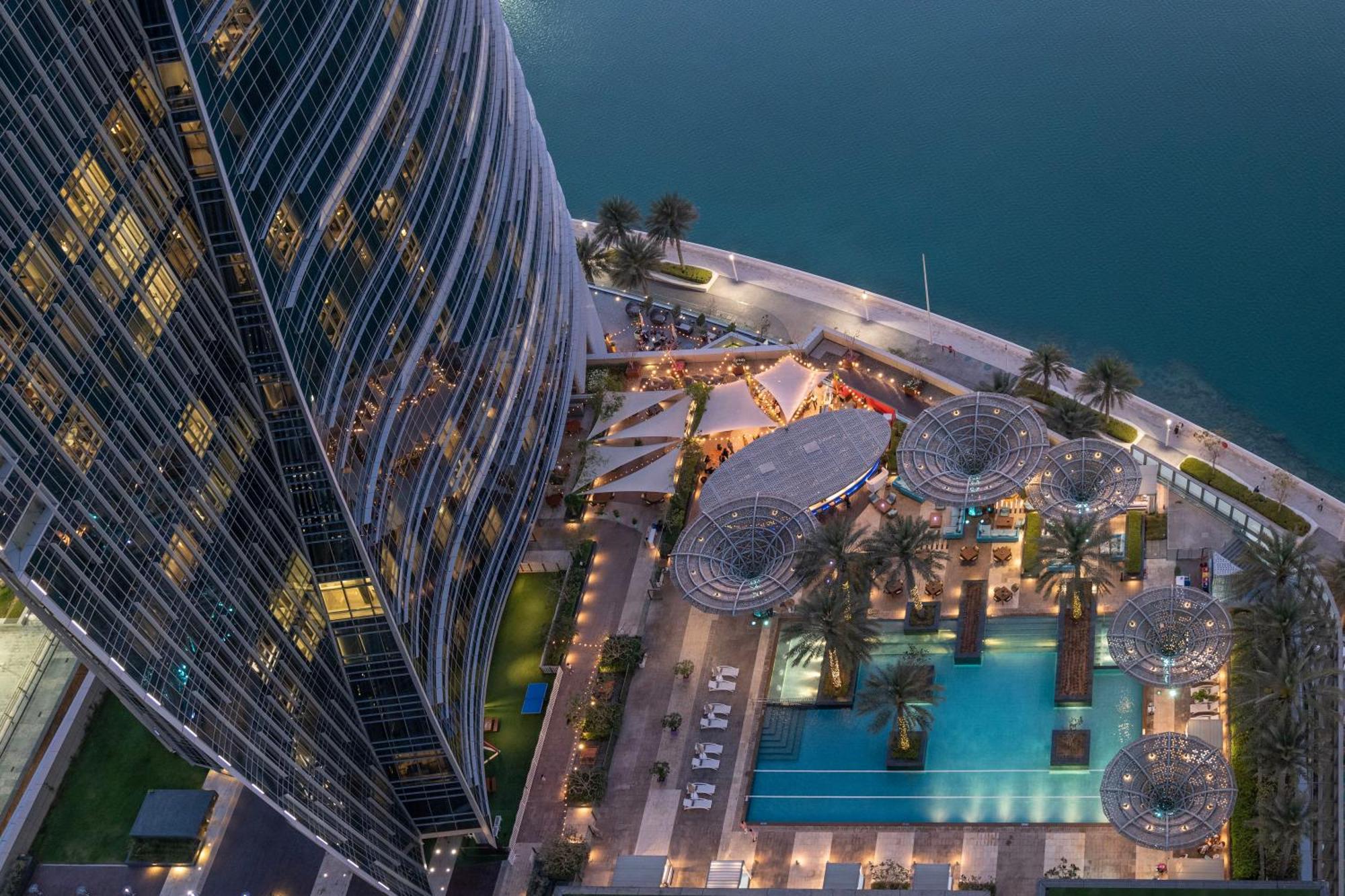 โรสวูดโฮเต็ลอบูดาบี Hotel อาบูดาบี ภายนอก รูปภาพ The pool at the Address