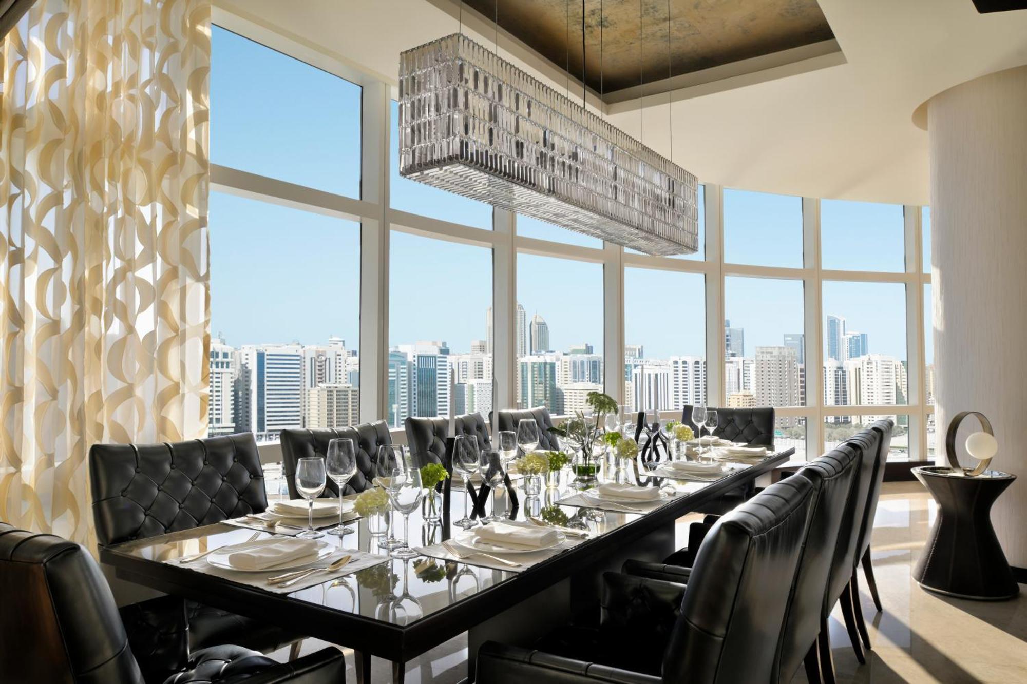 โรสวูดโฮเต็ลอบูดาบี Hotel อาบูดาบี ภายนอก รูปภาพ The dining room at the 12th floor
